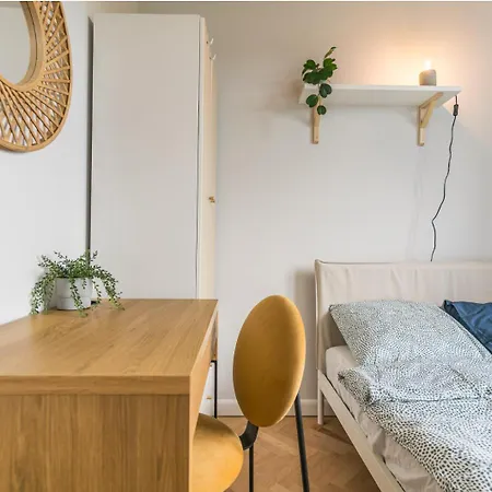 Homestay Bigly - Cozy And Peaceful Place, 12 Minutes From Old Town & Seaside *